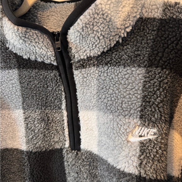 Nike Men’s Black Gray White Checkered Sherpa Pullover Quarter Zip Size Medium - Picture 3 of 11